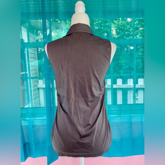 New York & Company Sleeveless Grey Ruffle Blouse with Size Zipper Size M - Picture 3 of 8